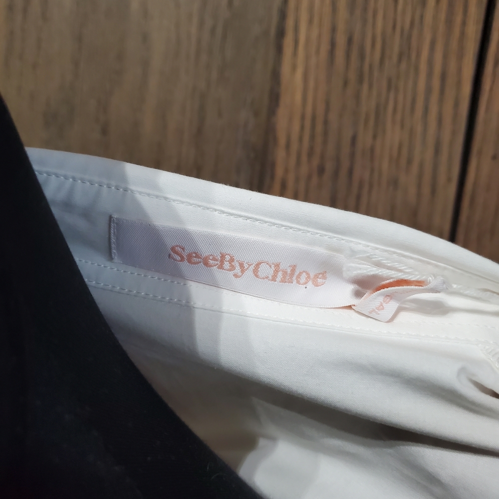 LAST CHANCE Chloe White Sleeveless Collar Button Down Shirt - Picture 2 of 4